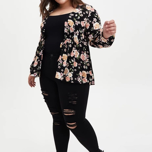 Torrid Black Floral Crepe Tie-Front Kimono 1X - Picture 10 of 11